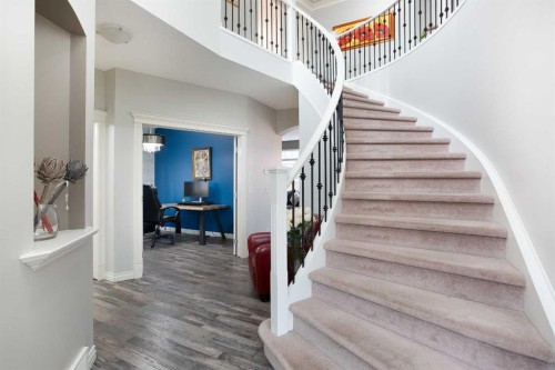 90 Discovery Ridge Road Sw, Calgary, AB - Indoor Photo Showing Other Room