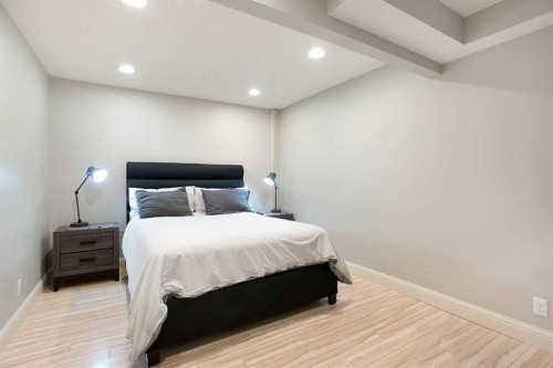 90 Discovery Ridge Road Sw, Calgary, AB - Indoor Photo Showing Bedroom