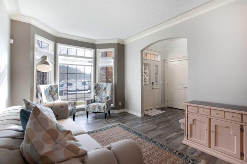 90 Discovery Ridge Road Sw, Calgary, AB - Indoor Photo Showing Living Room