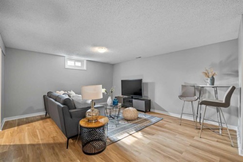 308 Parkridge Green Se, Calgary, AB - Indoor