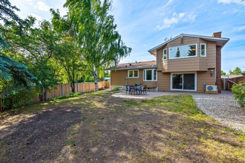 308 Parkridge Green Se, Calgary, AB - Outdoor