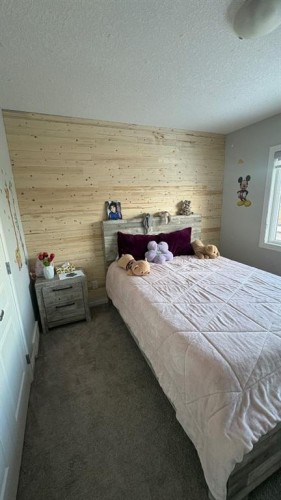 184 Cornerbrook Common Ne, Calgary, AB - Indoor Photo Showing Bedroom