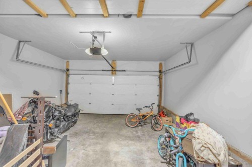 184 Cornerbrook Common Ne, Calgary, AB - Indoor Photo Showing Garage