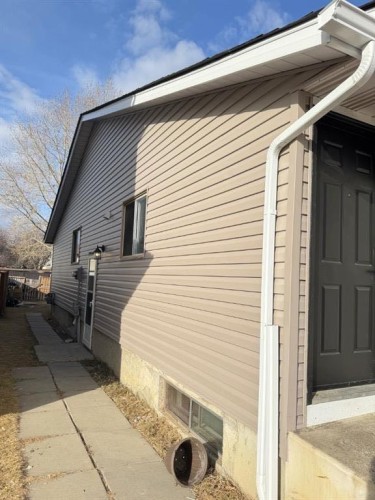 6879 Rundlehorn Drive Ne, Calgary, AB - Outdoor With Exterior