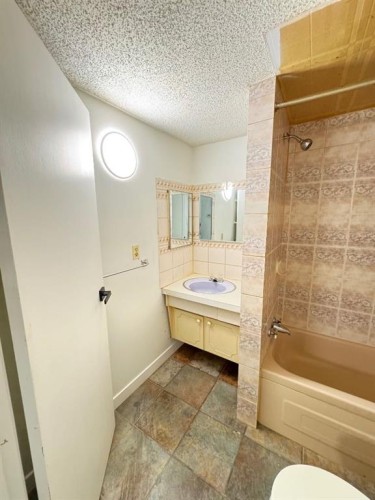 6879 Rundlehorn Drive Ne, Calgary, AB 