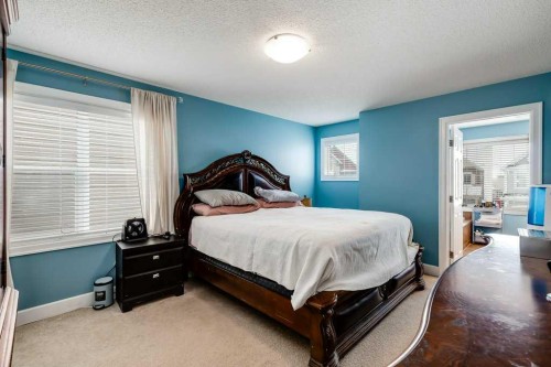 935 Windhaven Close Sw, Airdrie, AB - Indoor Photo Showing Bedroom