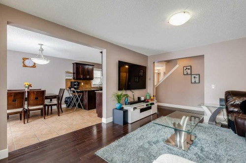 935 Windhaven Close Sw, Airdrie, AB - Indoor Photo Showing Living Room