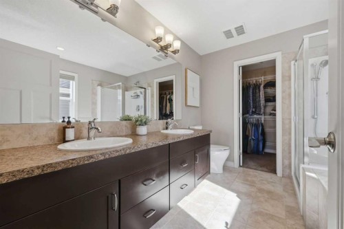 344 Sunset View, Cochrane, AB - Indoor Photo Showing Bathroom