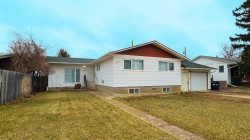 535 16 Street Fort Macleod, AB T0L 0Z0