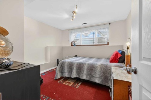 1175 Strathcona Road, Strathmore, AB - Indoor Photo Showing Bedroom