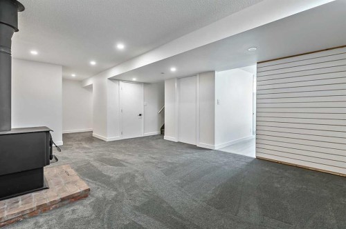 222 Springwood Place Sw, Calgary, AB - Indoor