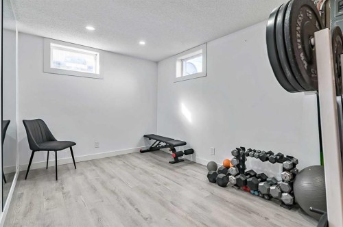 222 Springwood Place Sw, Calgary, AB - Indoor