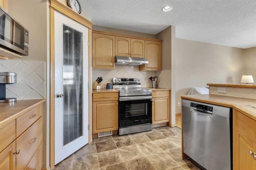 46 Covewood Circle Ne, Calgary, AB - Indoor Photo Showing Kitchen