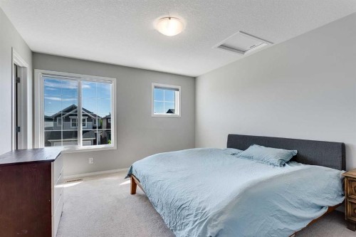 254 Walgrove Terrace Se, Calgary, AB - Indoor Photo Showing Bedroom