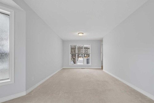 88 Scenic Gardens Nw, Calgary, AB - Indoor Photo Showing Other Room