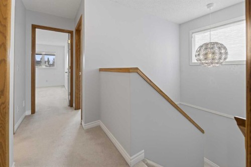 88 Scenic Gardens Nw, Calgary, AB - Indoor Photo Showing Other Room