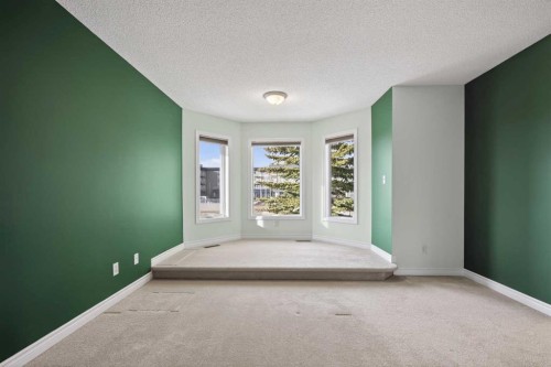 88 Scenic Gardens Nw, Calgary, AB - Indoor Photo Showing Other Room