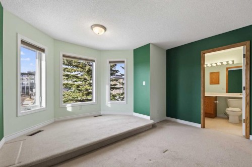 88 Scenic Gardens Nw, Calgary, AB - Indoor Photo Showing Other Room