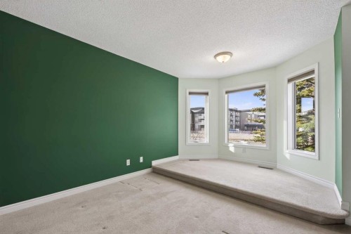 88 Scenic Gardens Nw, Calgary, AB - Indoor Photo Showing Other Room