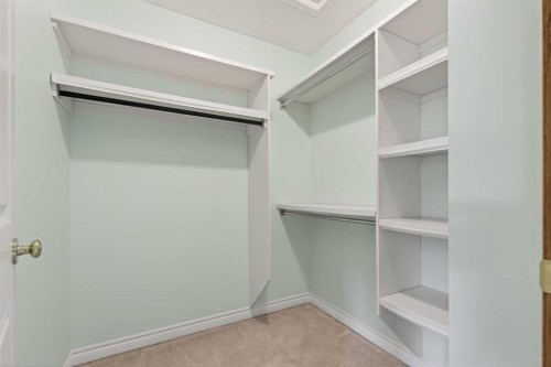 88 Scenic Gardens Nw, Calgary, AB - Indoor With Storage