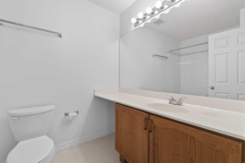88 Scenic Gardens Nw, Calgary, AB - Indoor Photo Showing Bathroom
