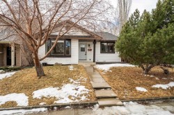 15 Scenic Rise NW Calgary, AB T3L 1A6