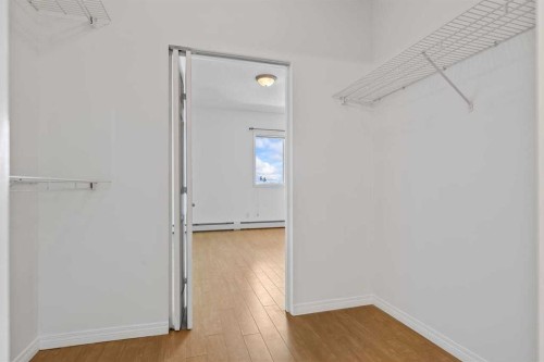 304-2022 Canyon Meadows Drive Se, Calgary, AB - Indoor Photo Showing Other Room