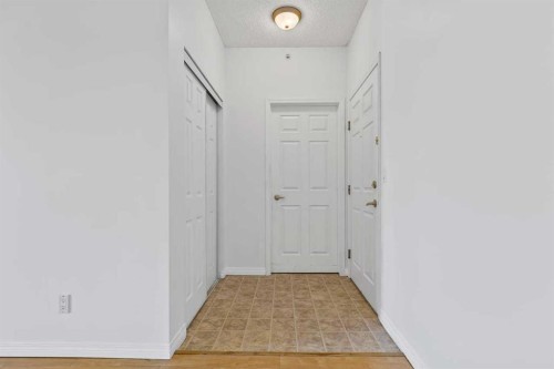 304-2022 Canyon Meadows Drive Se, Calgary, AB - Indoor Photo Showing Other Room