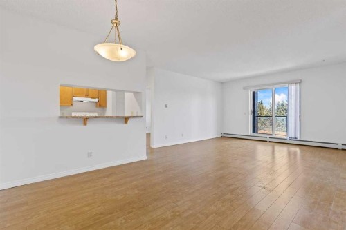 304-2022 Canyon Meadows Drive Se, Calgary, AB - Indoor Photo Showing Other Room