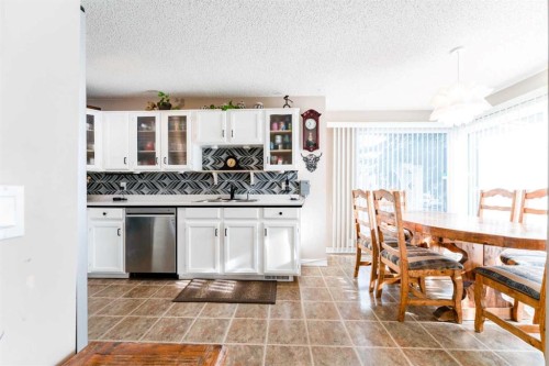 320 Midpark Gardens Se, Calgary, AB - Indoor