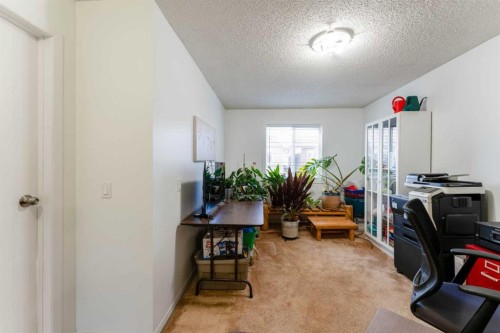 320 Midpark Gardens Se, Calgary, AB - Indoor Photo Showing Other Room