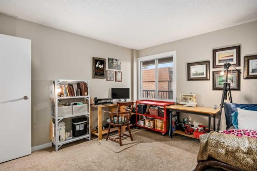 75D-231 Heritage Drive Se, Calgary, AB - Indoor Photo Showing Other Room