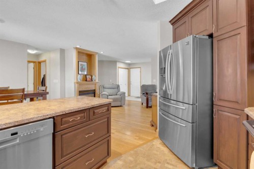 10 Park Lane, Olds, AB - Indoor Photo Showing Kitchen