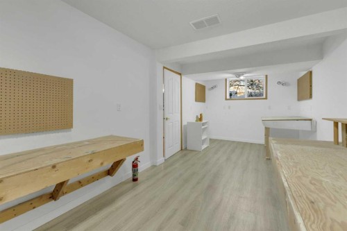 10 Park Lane, Olds, AB - Indoor Photo Showing Other Room