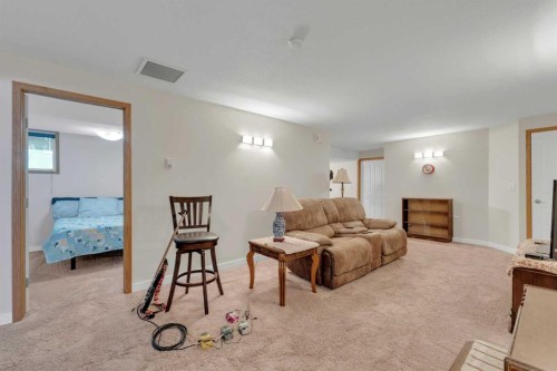 10 Park Lane, Olds, AB - Indoor