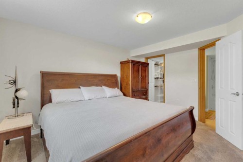 10 Park Lane, Olds, AB - Indoor Photo Showing Bedroom