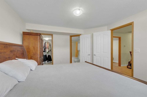 10 Park Lane, Olds, AB - Indoor Photo Showing Bedroom
