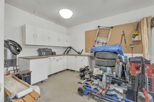10 Park Lane, Olds, AB - Indoor Photo Showing Kitchen