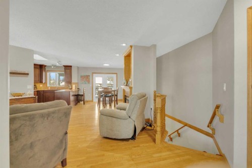 10 Park Lane, Olds, AB - Indoor Photo Showing Living Room