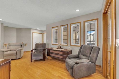10 Park Lane, Olds, AB - Indoor Photo Showing Living Room