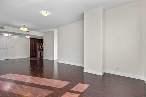 310-16 Varsity Estates Circle Nw, Calgary, AB - Indoor Photo Showing Other Room