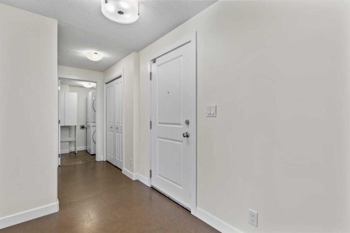 310-16 Varsity Estates Circle Nw, Calgary, AB - Indoor Photo Showing Other Room