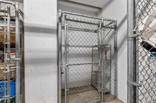 310-16 Varsity Estates Circle Nw, Calgary, AB - Indoor