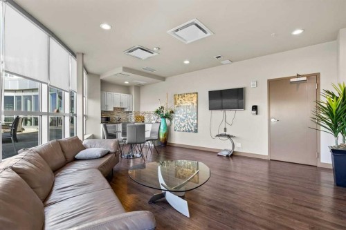310-16 Varsity Estates Circle Nw, Calgary, AB - Indoor Photo Showing Living Room