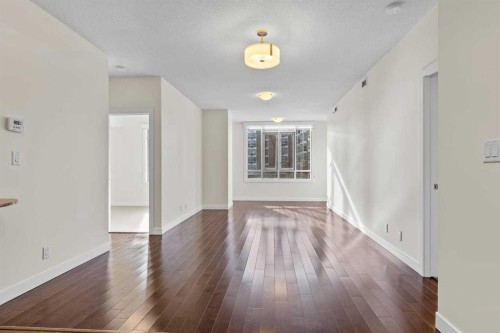 310-16 Varsity Estates Circle Nw, Calgary, AB - Indoor Photo Showing Other Room