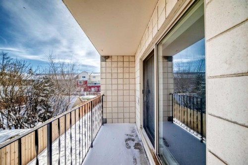 402-319 2 Avenue, Strathmore, AB - Outdoor With Balcony With Exterior