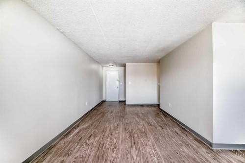 402-319 2 Avenue, Strathmore, AB - Indoor Photo Showing Other Room