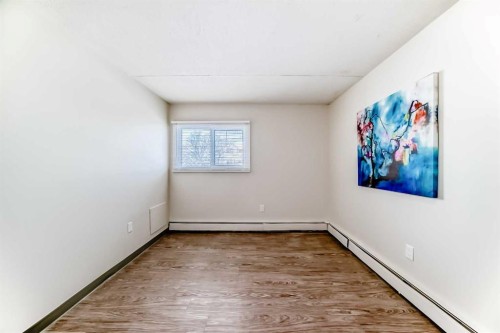 402-319 2 Avenue, Strathmore, AB - Indoor Photo Showing Other Room