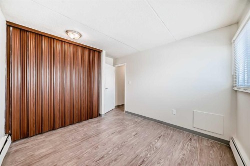 402-319 2 Avenue, Strathmore, AB - Indoor Photo Showing Other Room