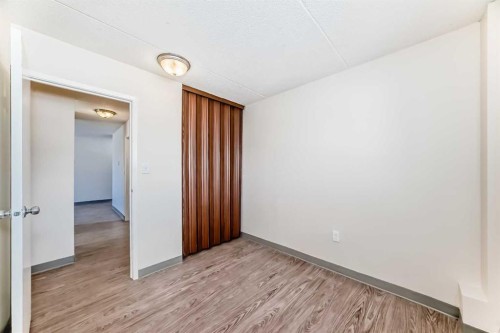 402-319 2 Avenue, Strathmore, AB - Indoor Photo Showing Other Room